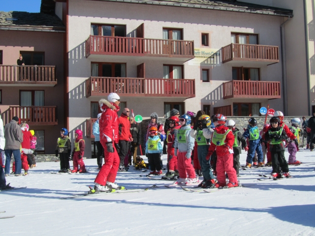  Lezioni per bambini Sciare in Savoia 
